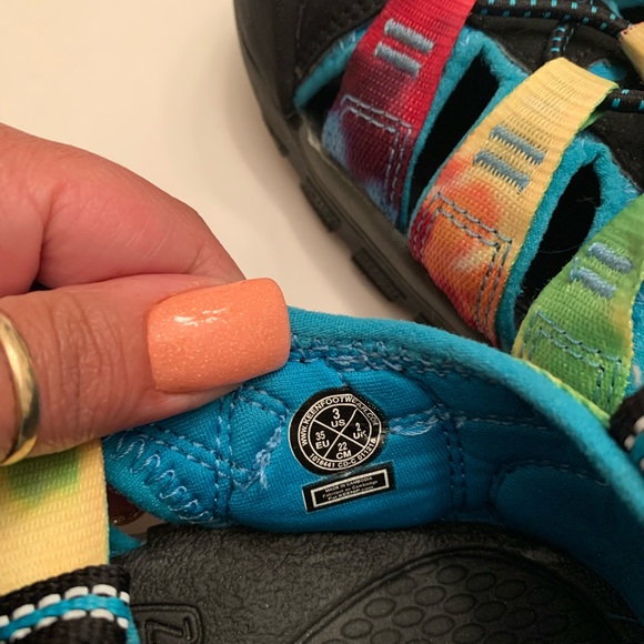 KEEN kid’s Newport H2 tie dye water shoes - Picture 6 of 6